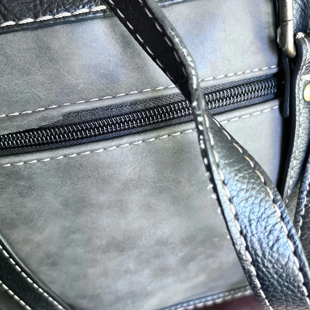 b.o.c. Shoulder Bag Purse Black and Gray Lots of Pockets Brass Hardware